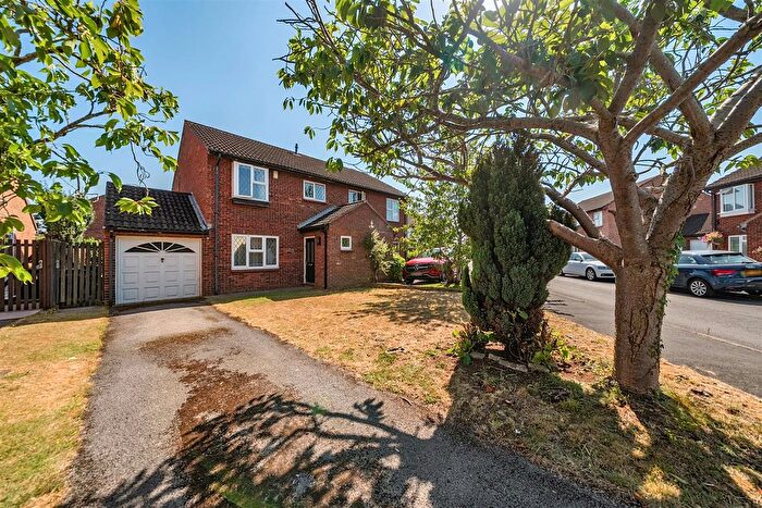 3 Bedroom Semi-detached House For Sale In Swaish Drive, Barrs Court, Bristol, BS30