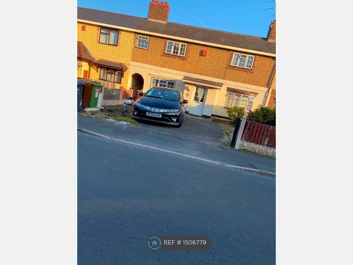 3 Bedroom Semi-Detached House To Rent In Beach Road, Bilston, WV14