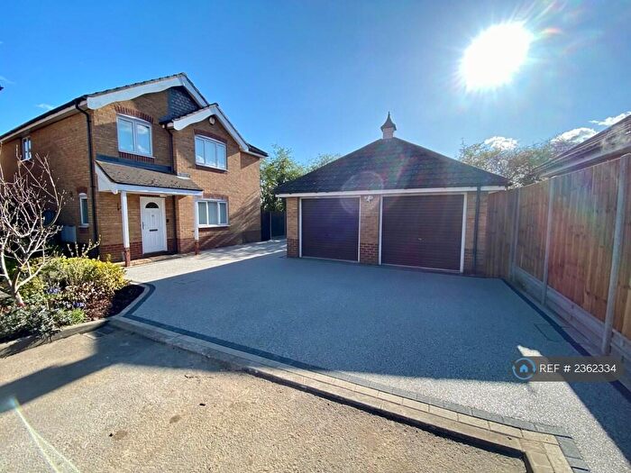 4 Bedroom Detached House To Rent In Suffolk Close, London Colney, St. Albans, AL2