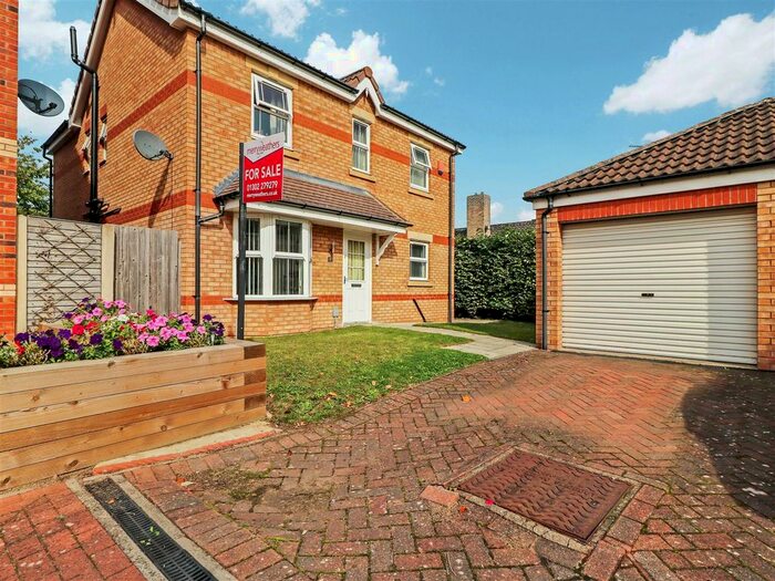 Houses for sale & to rent in DN4 6HA, Everingham Road, Bessacarr And