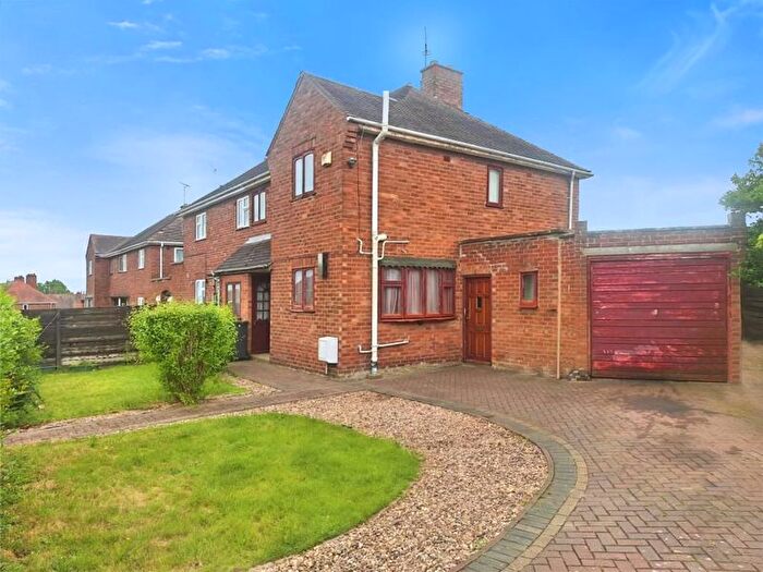 3 Bedroom Semi-Detached House For Sale In Tulliver Road, Nuneaton, CV10