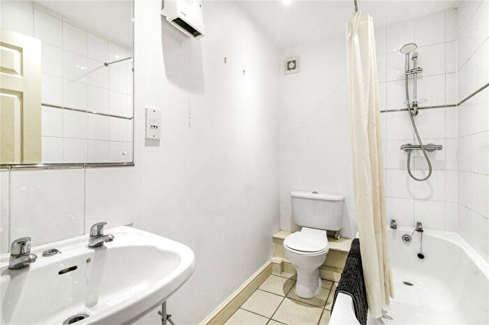 1 Bedroom Apartment To Rent In Victoria Road, Old Town, Swindon, Wiltshire, SN1
