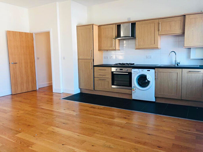 1 Bedroom Flat To Rent In Stamford Road, Dalston, N1