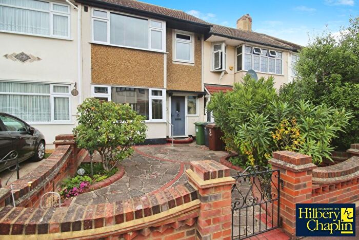 3 Bedroom Terraced House For Sale In Western Avenue, Dagenham, RM10