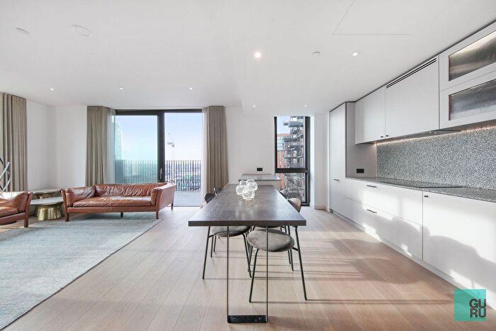 3 Bedroom Flat To Rent In Viaduct Gardens, Nine Elms, SW11