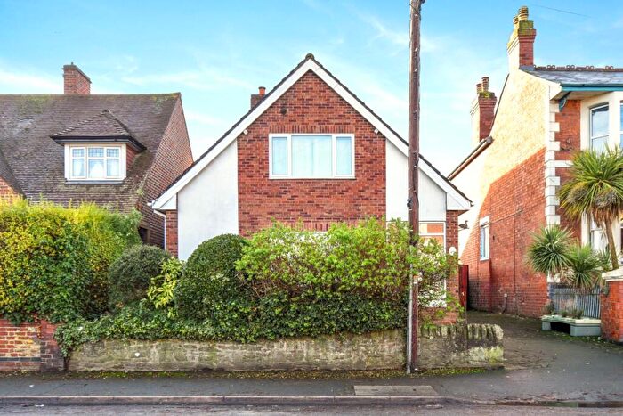 3 Bedroom Detached House For Sale In Whitecross Road, Hereford, HR4