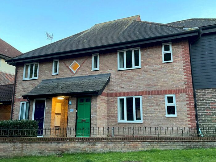 2 Bedroom Flat To Rent In Nicholsons Grove, Colchester, CO1