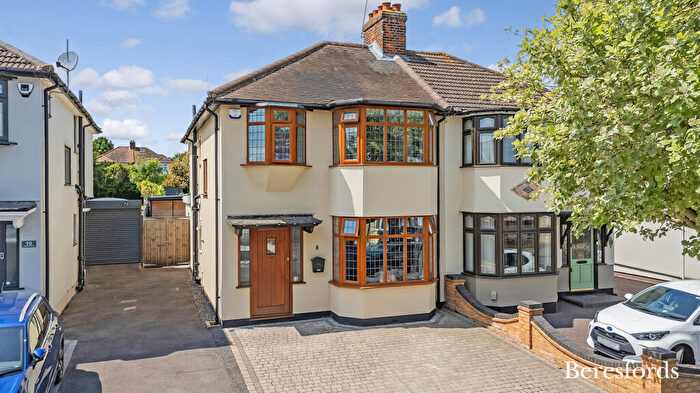 4 Bedroom Semi Detached House For Sale In Highfield Road, Hornchurch, RM12