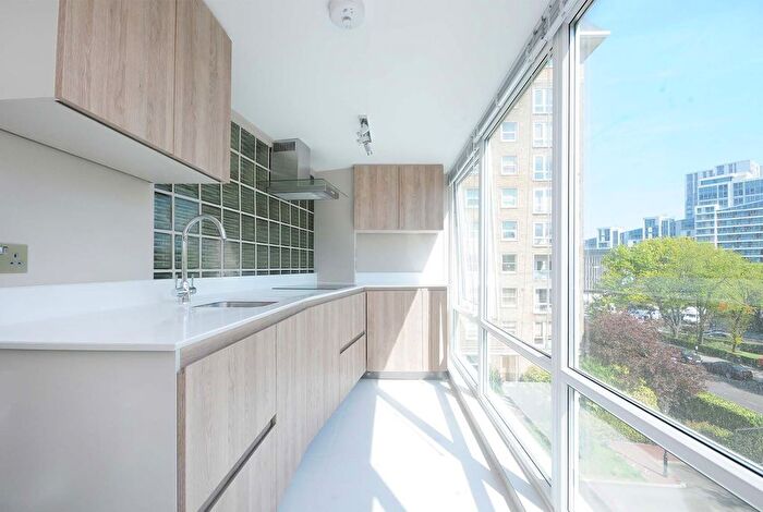 3 Bedroom Flat To Rent In St. Johns Wood Park, London, NW8
