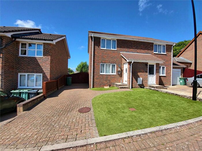 2 Bedroom House To Rent In Kingslea Park, East Cowes, PO32