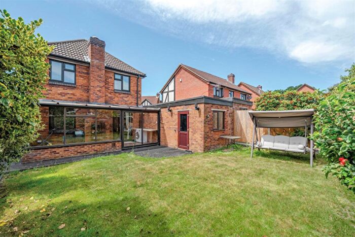 4 Bedroom Detached House For Sale In Gray Close, Warsash, SO31