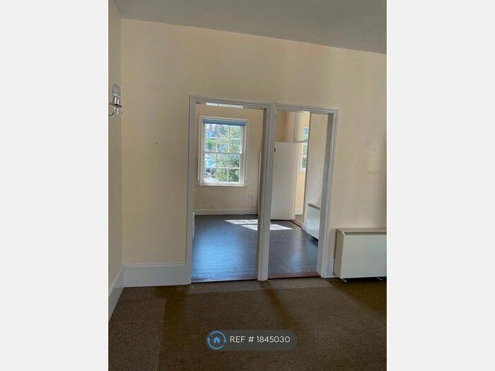 3 Bedroom Flat To Rent In Hatter St, Bury St Edmund's, IP33