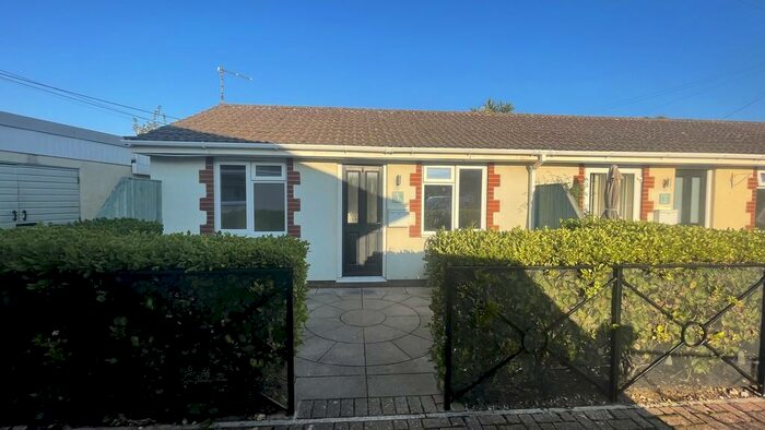 2 Bedroom Terraced Bungalow To Rent In Beach Road, Weston-Super-Mare, BS22