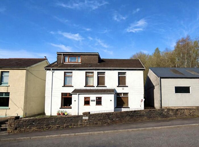 3 Bedroom Semi Detached House For Sale In Llwydcoed Road, Llwydcoed, Aberdare, CF44