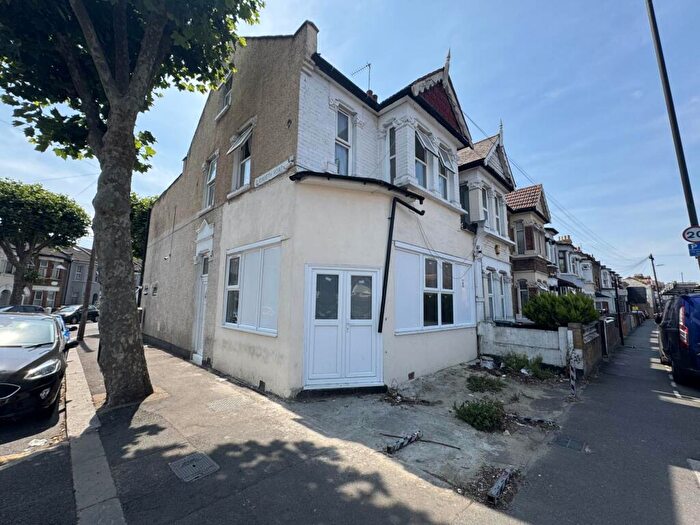 5 Bedroom End Of Terrace House For Sale In Katherine Road, East Ham, E6