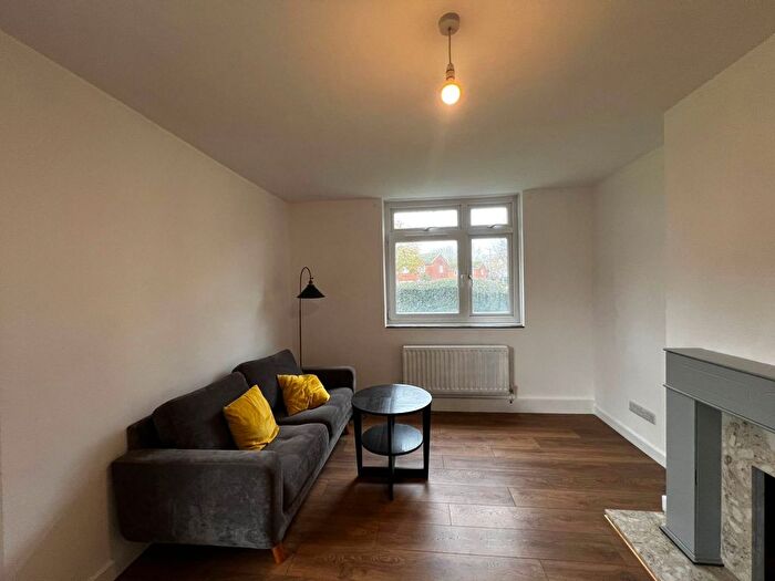 1 Bedroom Flat To Rent In London, SW17