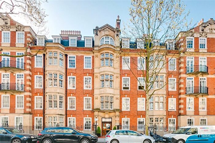 4 Bedroom Flat To Rent In Old Brompton Road, Earls Court, SW5