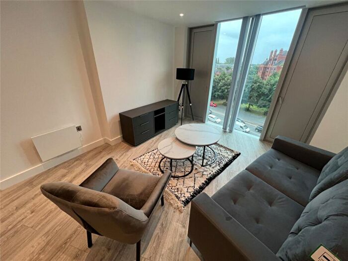 1 Bedroom Apartment To Rent In Thr, Silvercroft Street, Manchester, M15