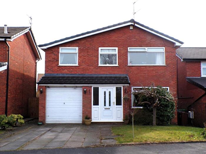 4 Bedroom Detached House For Sale In Epping Close, Chadderton, Oldham, OL9