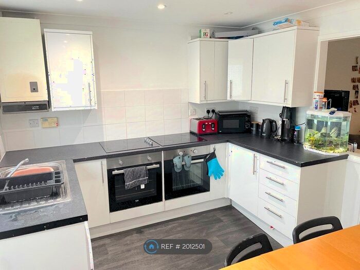 1 Bedroom Property To Rent In Regency Place, Canterbury, CT1