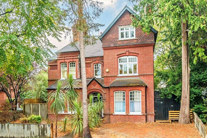 3 Bedroom Flat For Sale In Strawberry Hill Road, Strawberry Hill, TW1