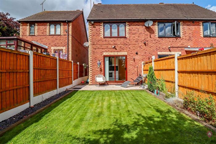 2 Bedroom Semi-Detached House For Sale In Fanshaw Avenue, Eckington, Sheffield, S21
