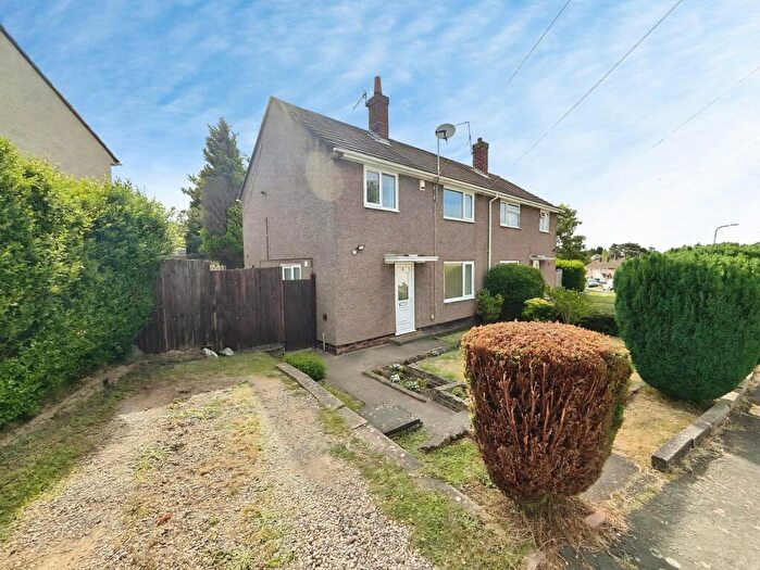 3 Bedroom Semi-Detached House For Sale In Broom Crescent, Kidderminster, DY10