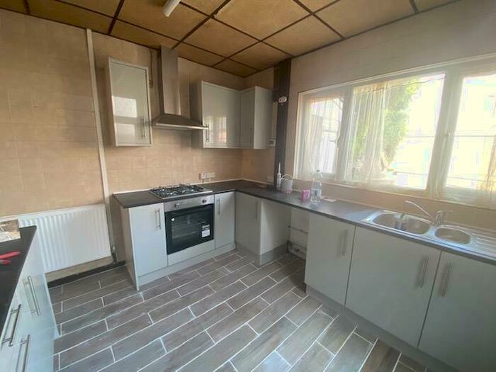 4 Bedroom House To Rent In Australia Road, Cardiff, CF14