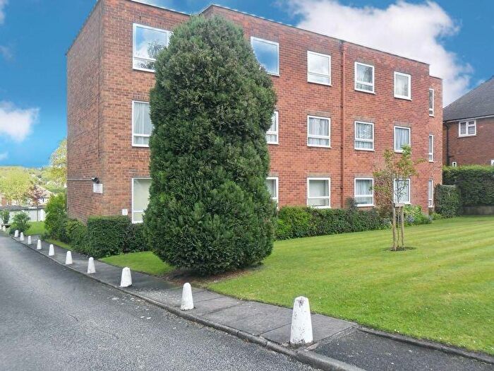 2 Bedroom Flat For Sale In Wingate Court, Blackberry Lane, Four Oaks, B74