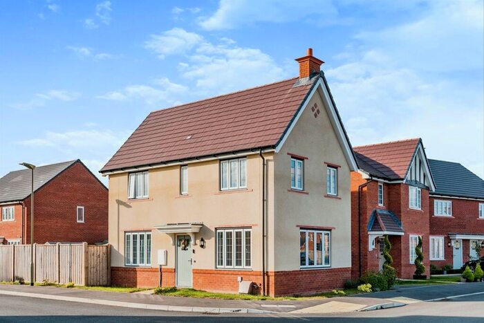 3 Bedroom Detached House To Rent In Lock Court, Brize Norton, Carterton, OX18