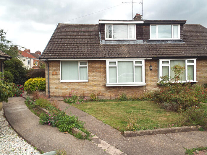 2 Bedroom Semi-Detached Bungalow For Sale In Inglemire Lane, HU6