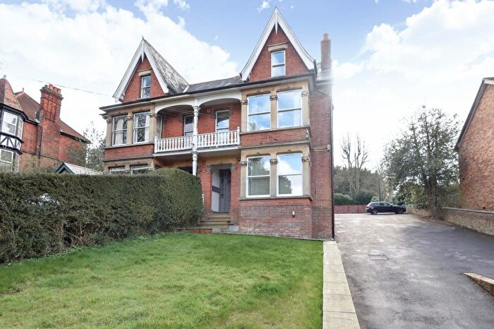 1 Bedroom Apartment To Rent In Amersham Hill, High Wycombe, HP13