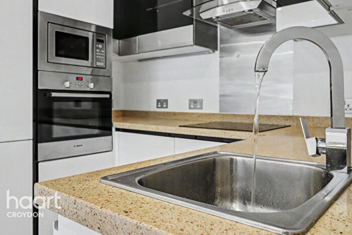 2 Bedroom Flat For Sale In Newgate, Croydon, CR0