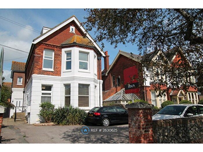 3 Bedroom Flat To Rent In Richmond Road, Worthing, BN11
