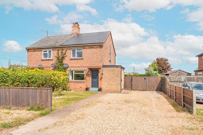 3 Bedroom Semi-Detached House For Sale In Cottons Head, Outwell, PE14