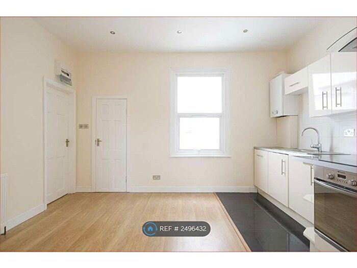 1 Bedroom Flat To Rent In Kingsland High Street, London, E8