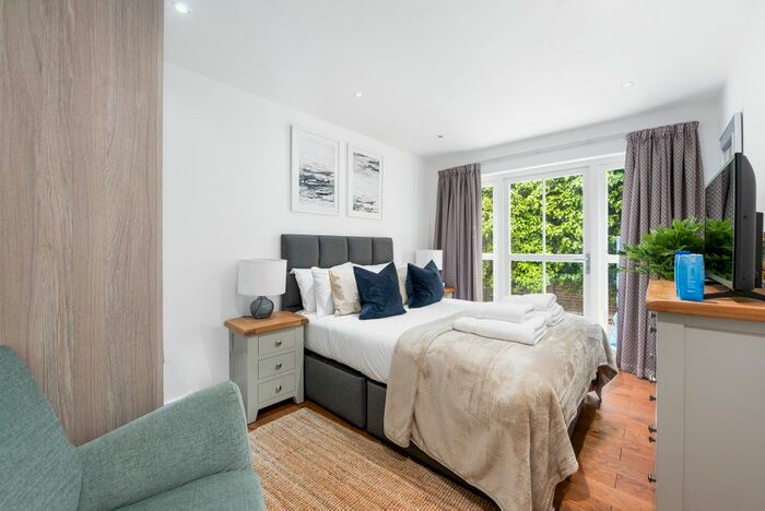 1 Bedroom Studio To Rent In Leinster Square (), London, W2