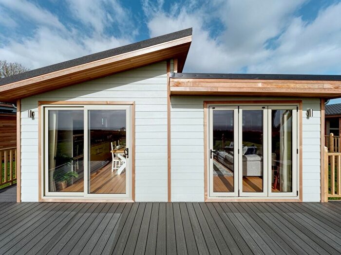 3 Bedroom Lodge For Sale In Seaview Holiday Park, Boswinger, PL26