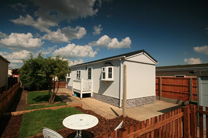 1 Bedroom Park Home For Sale In St. Nicholas Park, Marston, OX3