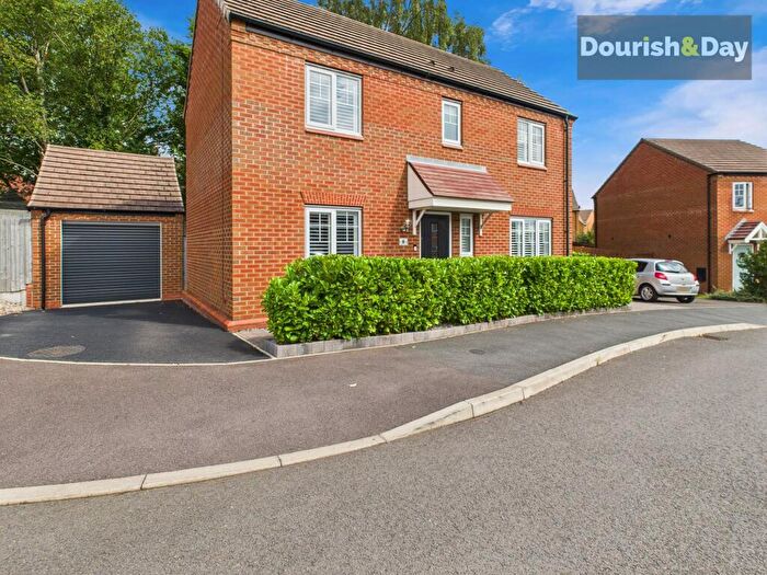 3 Bedroom Detached House For Sale In Moorhen Grove, Stafford, ST16