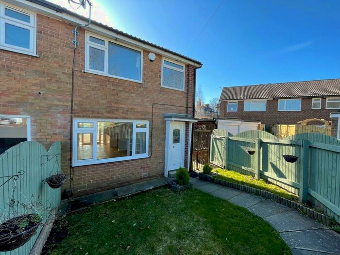 3 Bedroom Semi-Detached House To Rent In Norfolk Place, Leeds, West Yorkshire, LS7