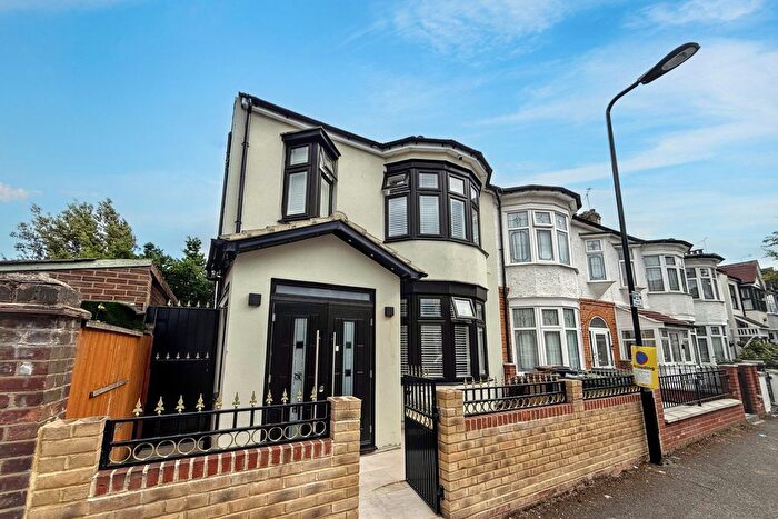 5 Bedroom End Terrace House For Sale In Chesterfield Road, London, E10