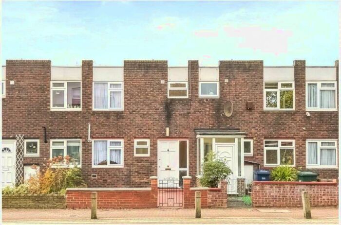 4 Bedroom Terraced House To Rent In Ruby Way, Colindale, NW9