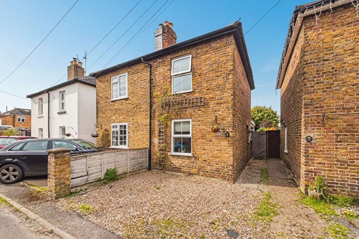 2 Bedroom Semi Detached House For Sale In Norfolk Park Cottages, Maidenhead, Berkshire, SL6