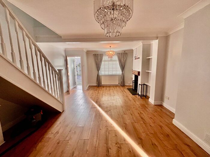 2 Bedroom Terraced House To Rent In Sydney Street, Swansea, SA5