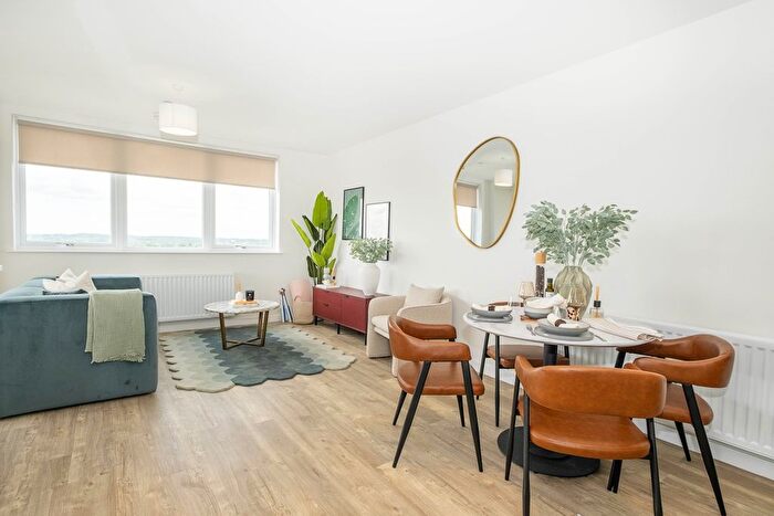 2 Bedroom Flat To Rent In Elmsleigh Road, Staines-Upon-Thames, TW18