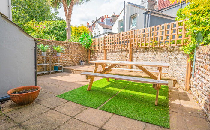 2 Bedroom Flat To Rent In New England Road, Brighton, BN1