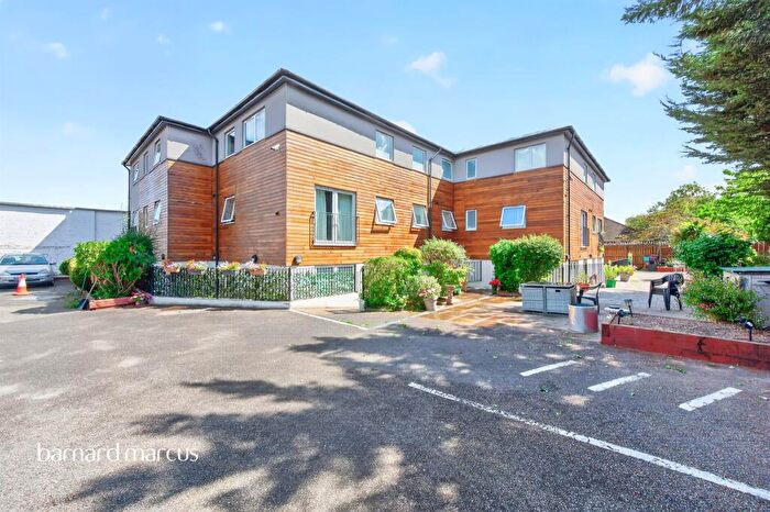 2 Bedroom Flat For Sale In London Road, Cheam, Sutton, SM3