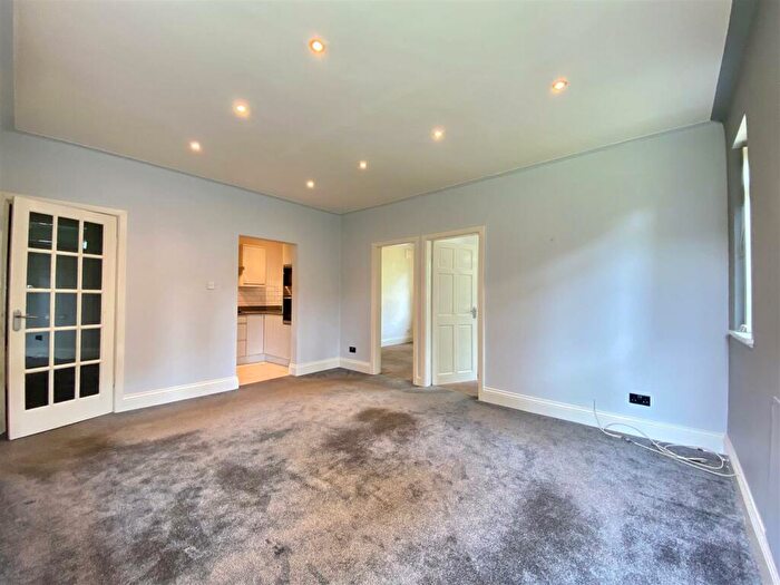 2 Bedroom Apartment To Rent In Didsbury, Wilmslow Road, Manchester, M20