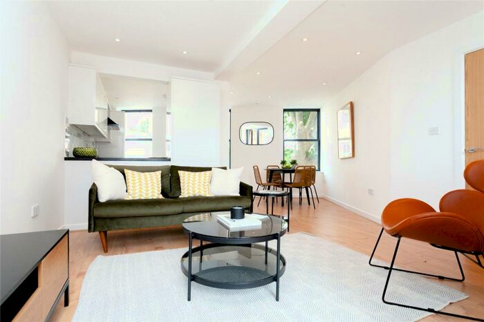 2 Bedroom Flat To Rent In Egham Court, Englefield Road, De Beauvoir, London, N1